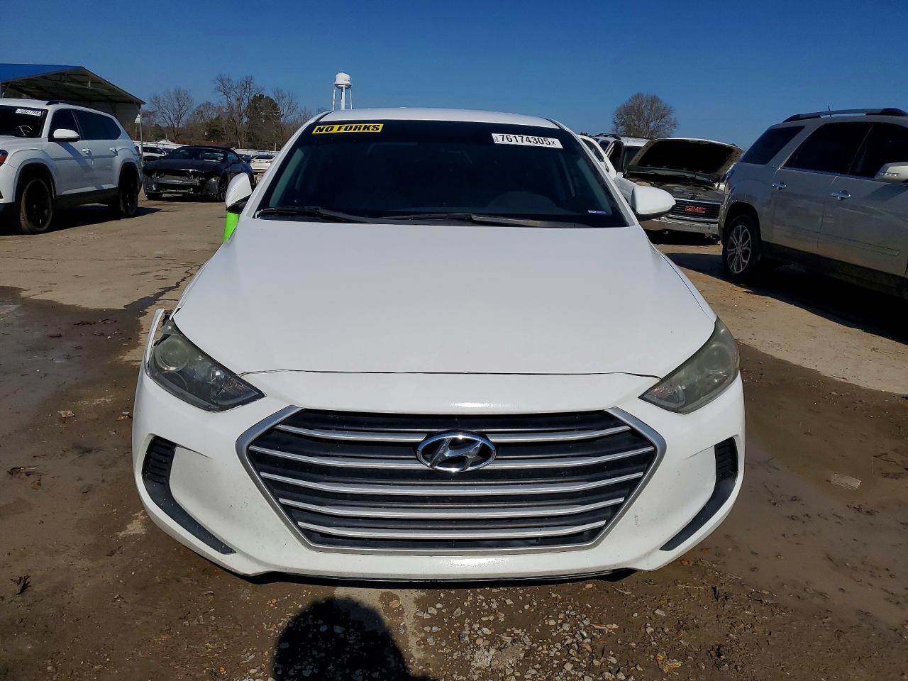 2017 HYUNDAI ELANTRA SE photo 9