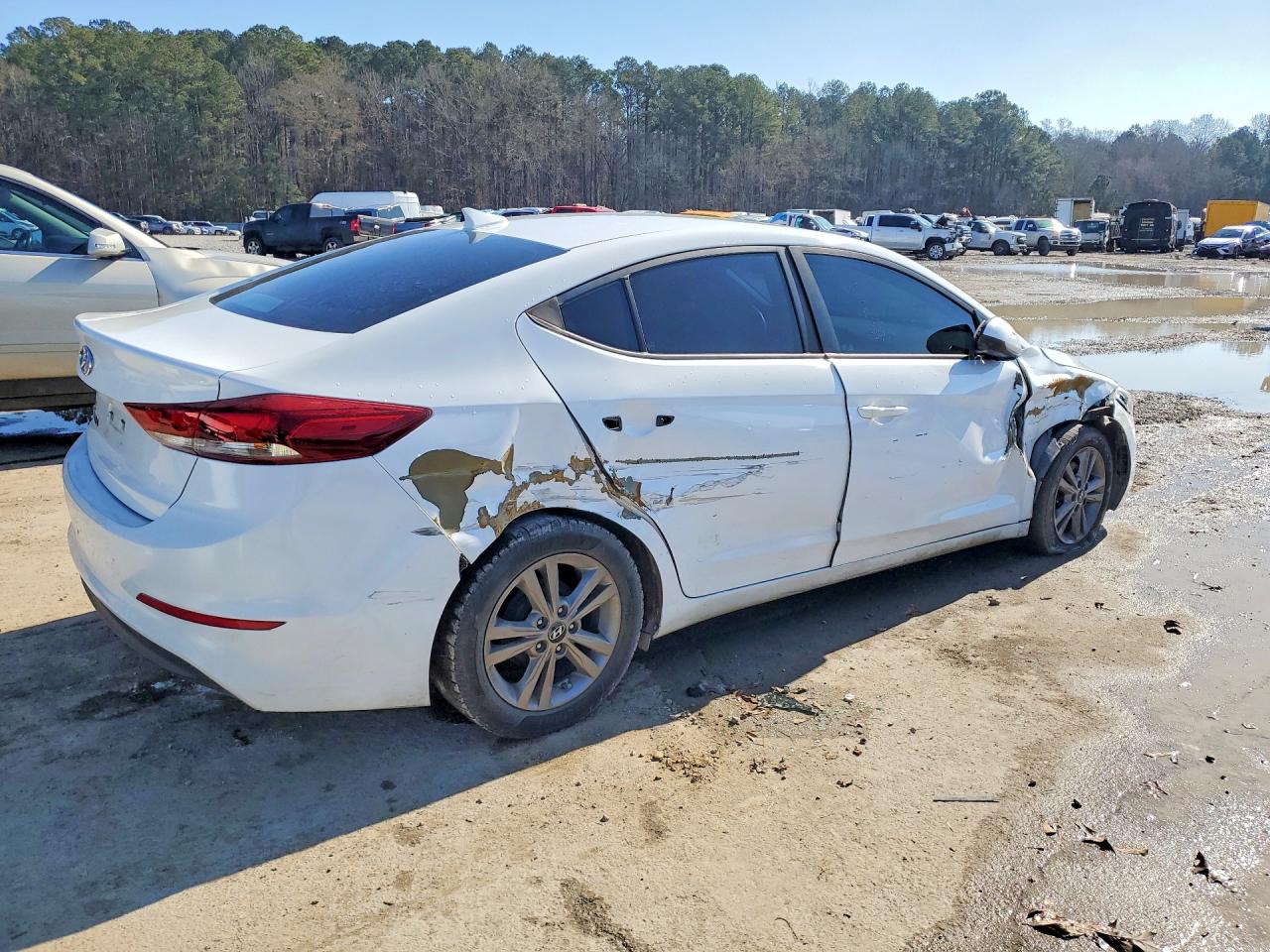 2017 HYUNDAI ELANTRA SE photo 5