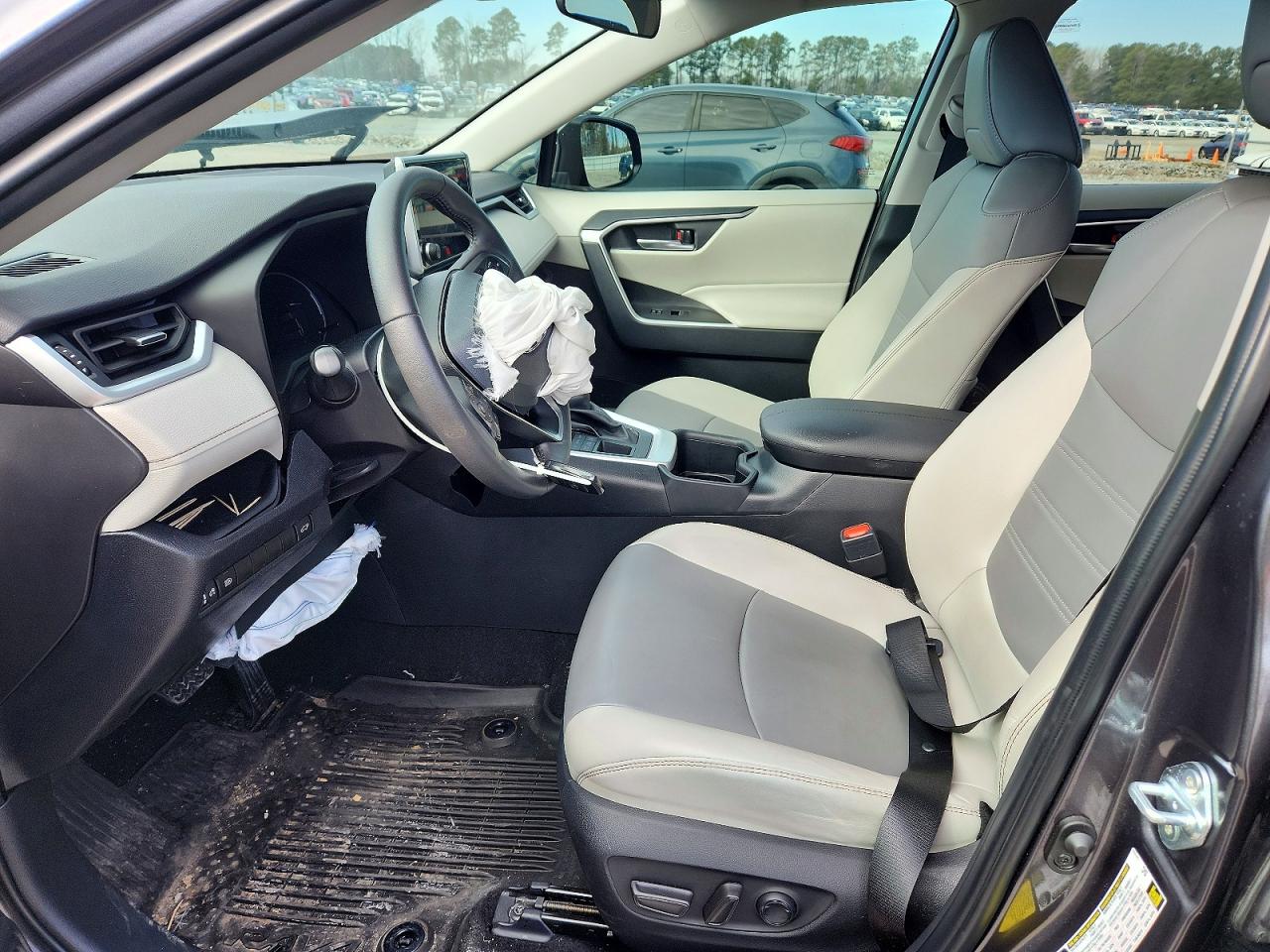 2024 TOYOTA RAV4 photo 13
