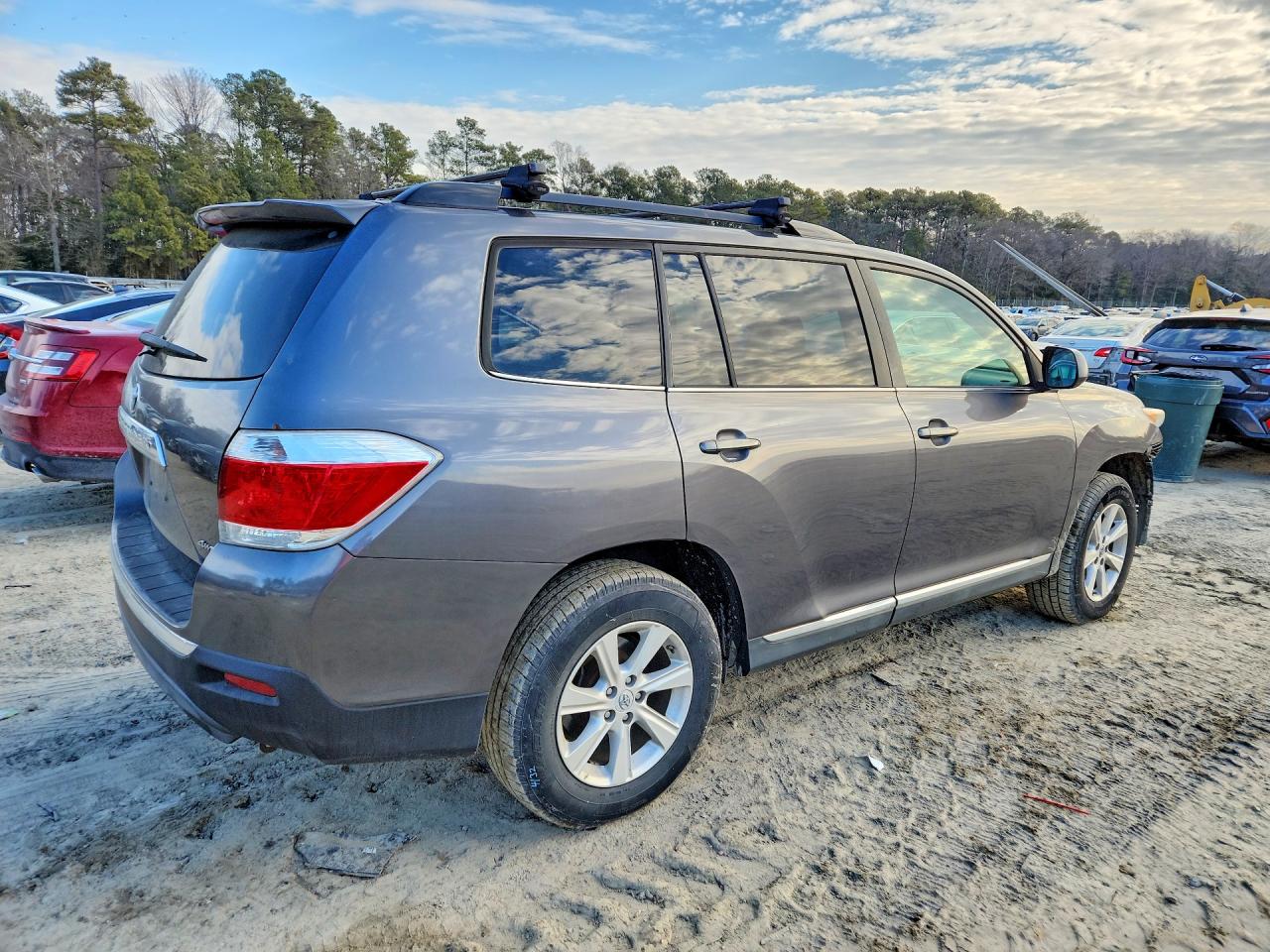 2011 TOYOTA HIGHLANDER BASE photo 3