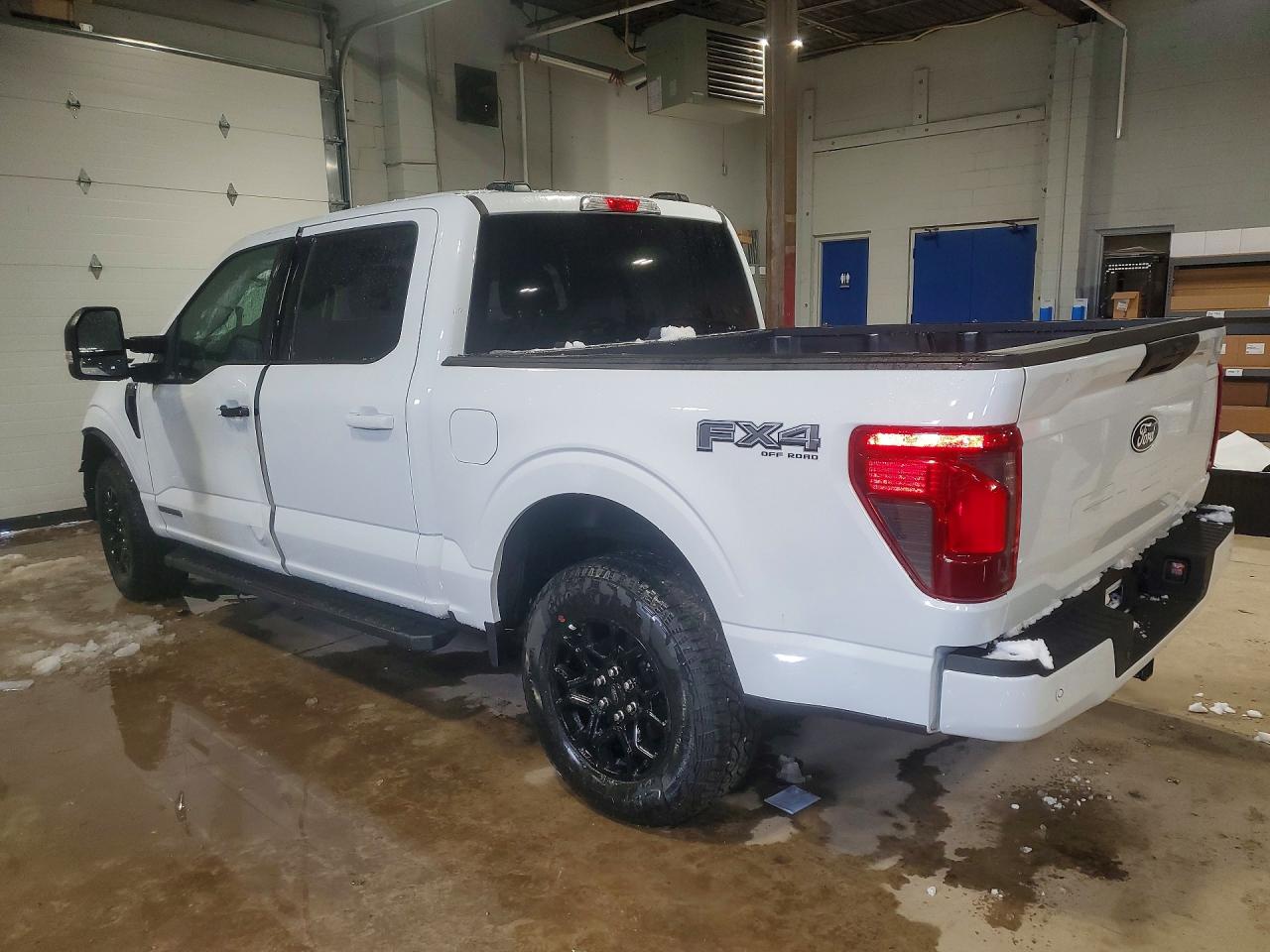 2025 FORD F150 XLT photo 2