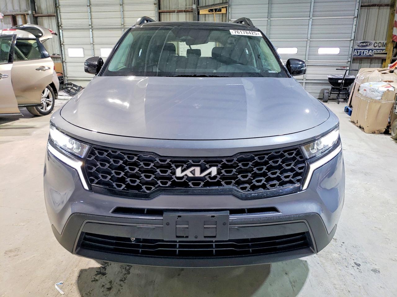 2022 KIA SORENTO S photo 13