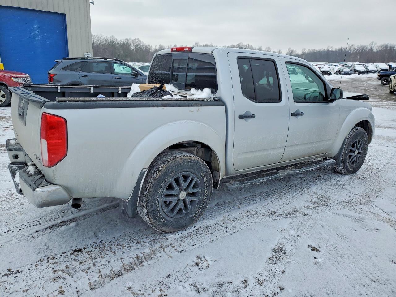 2018 NISSAN FRONTIER SV photo 3