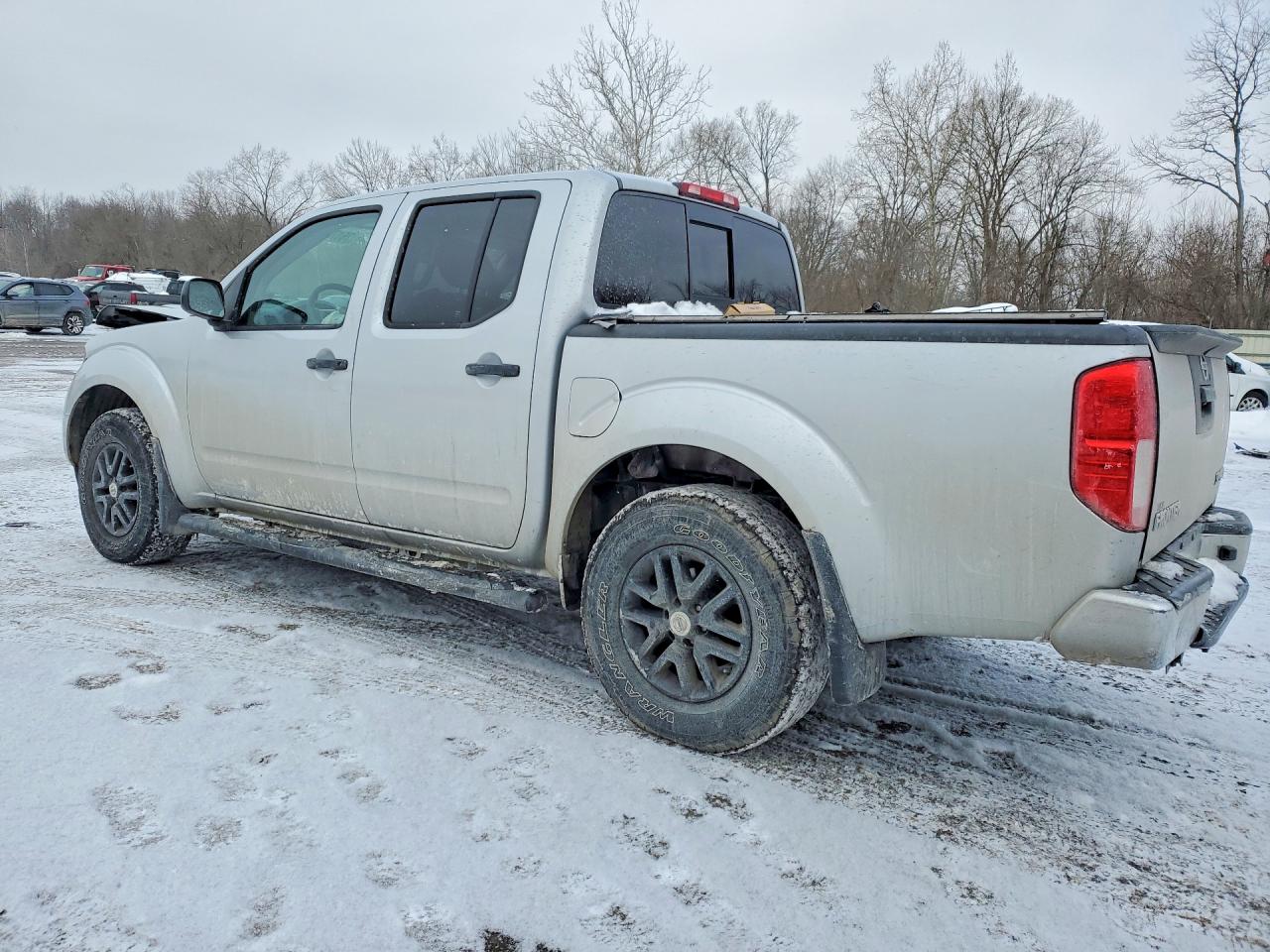 2018 NISSAN FRONTIER SV photo 2