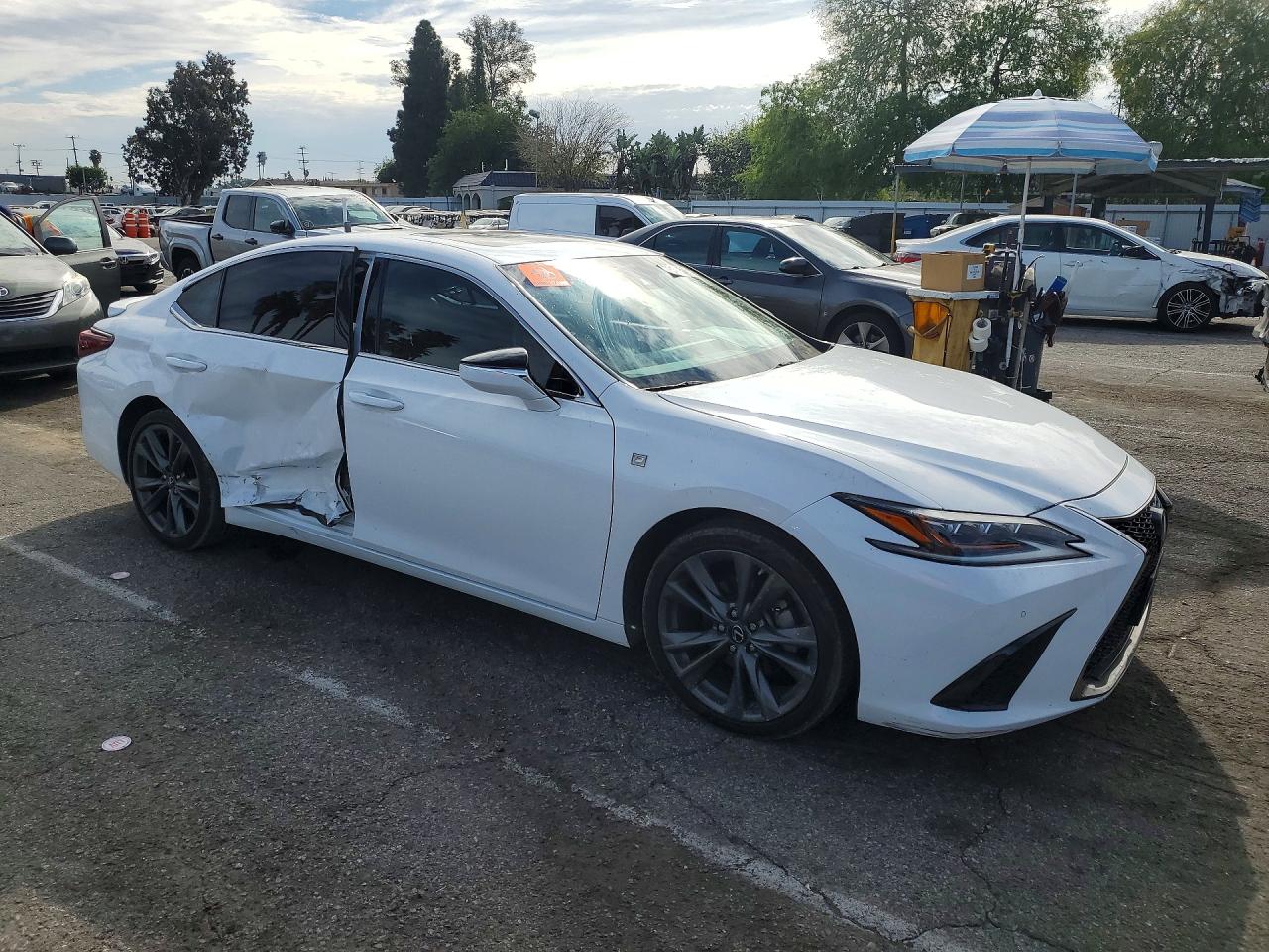 2021 LEXUS ES photo 10