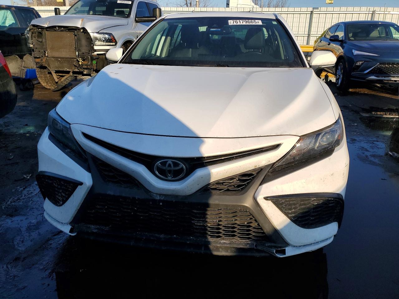 2021 TOYOTA CAMRY SE photo 5