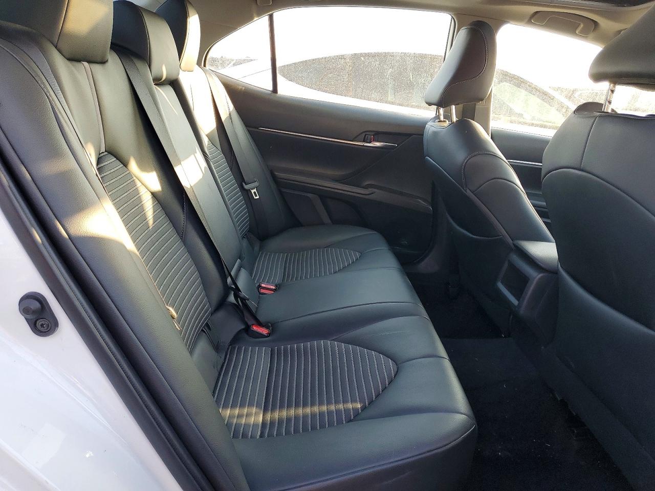2021 TOYOTA CAMRY SE photo 10
