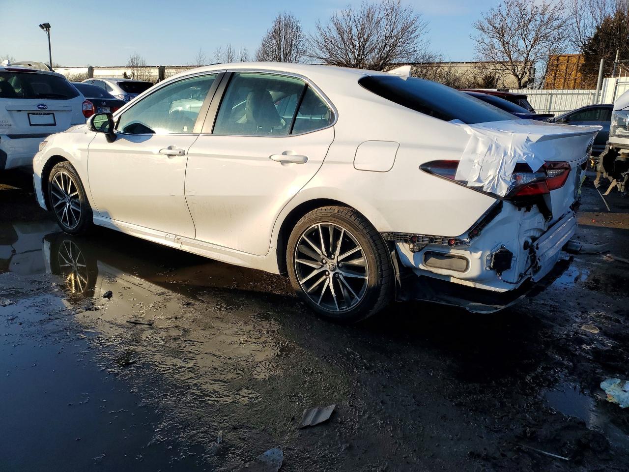 2021 TOYOTA CAMRY SE photo 2
