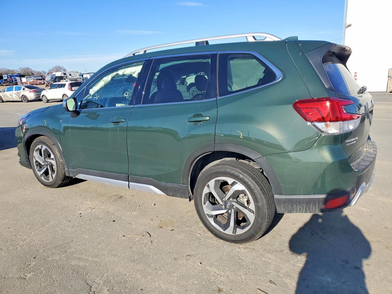 2022 SUBARU FORESTER photo 2