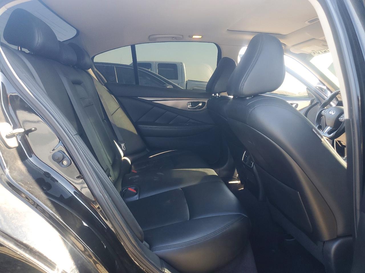 2015 INFINITI Q50 BASE photo 10