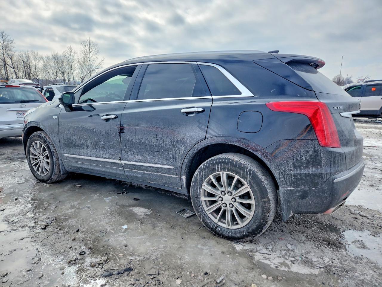 2017 CADILLAC XT5 LUXURY photo 3