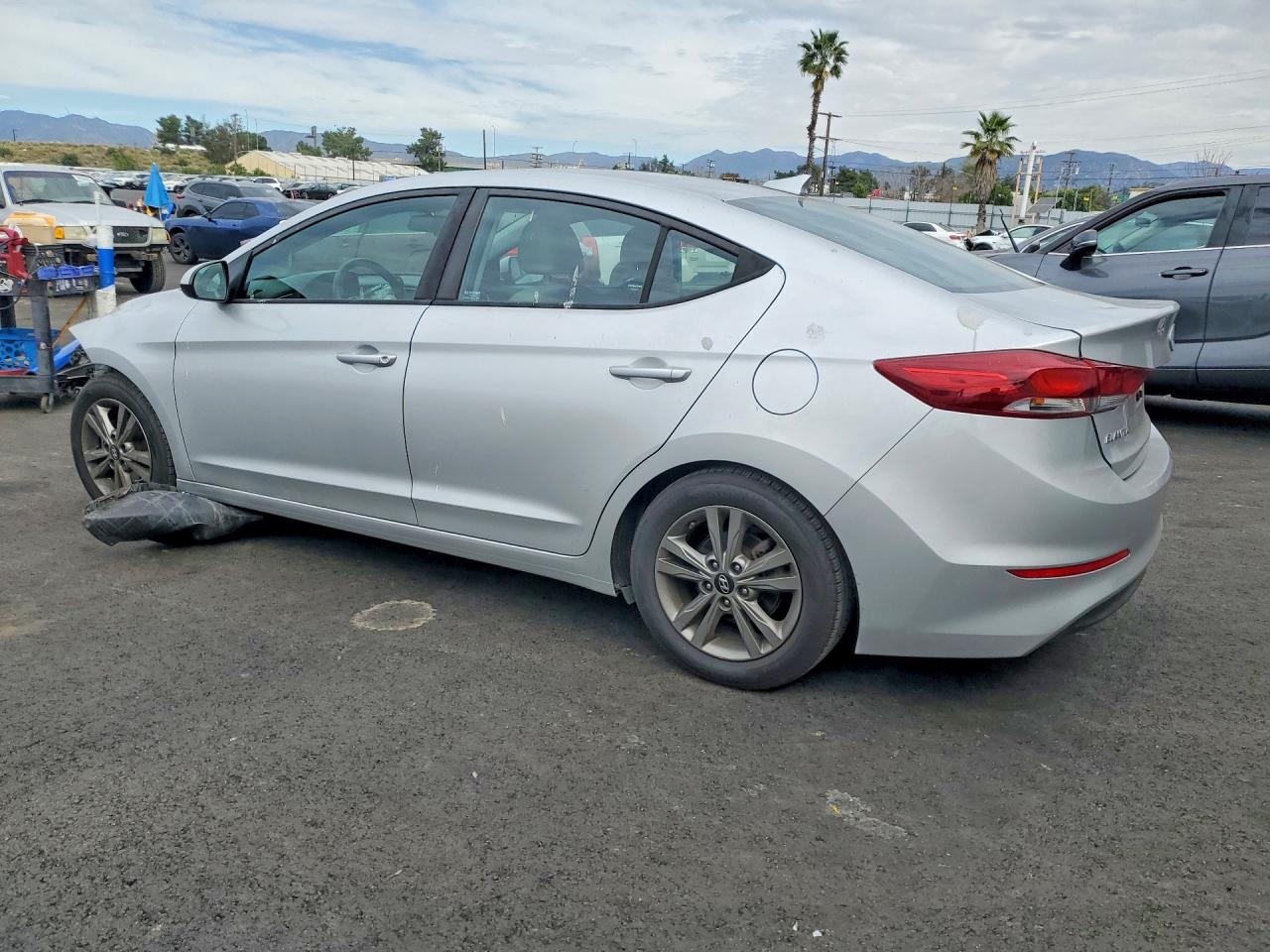 2018 HYUNDAI ELANTRA SEL photo 5