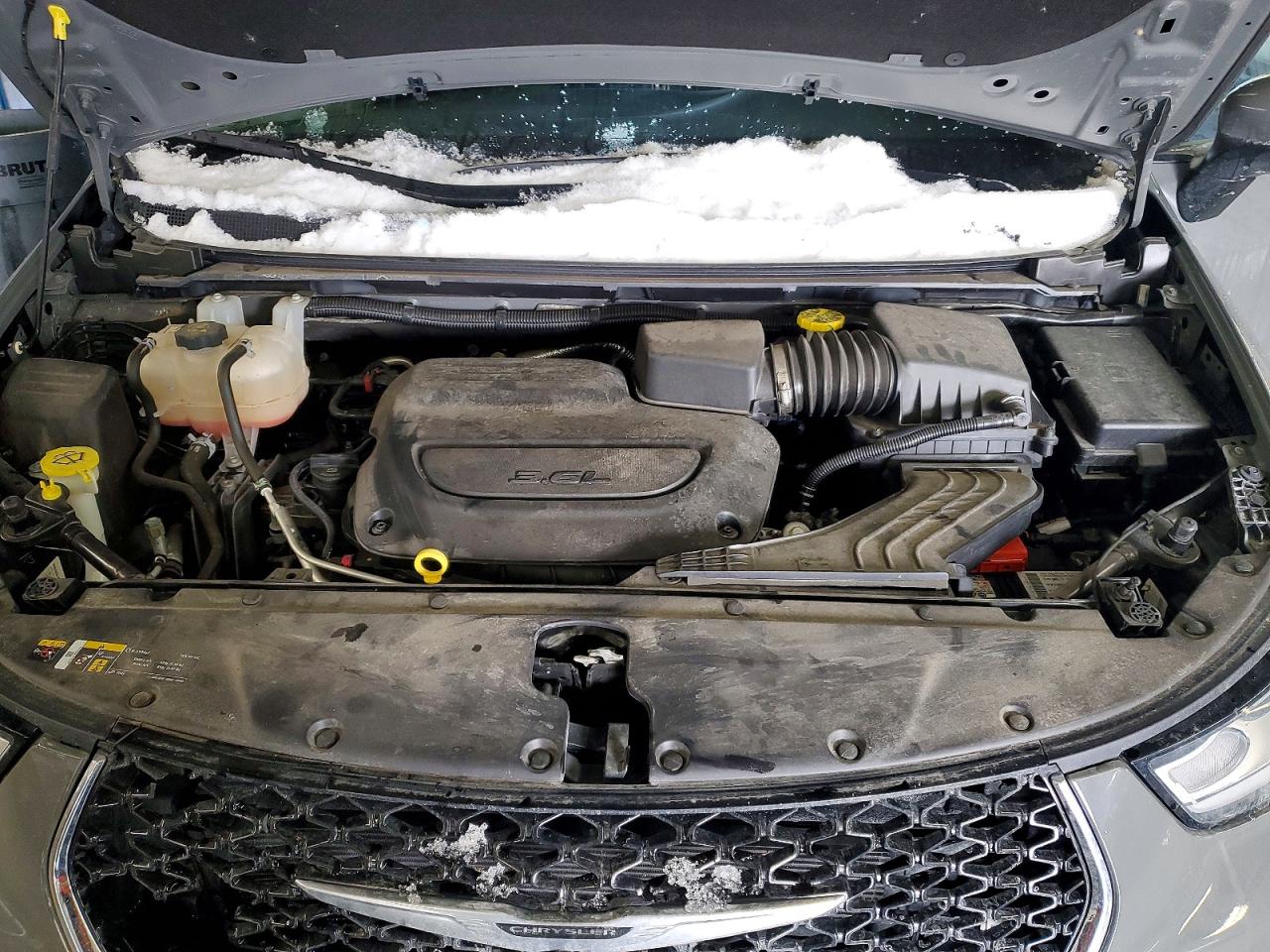 2023 CHRYSLER PACIFICA TOURING L photo 12