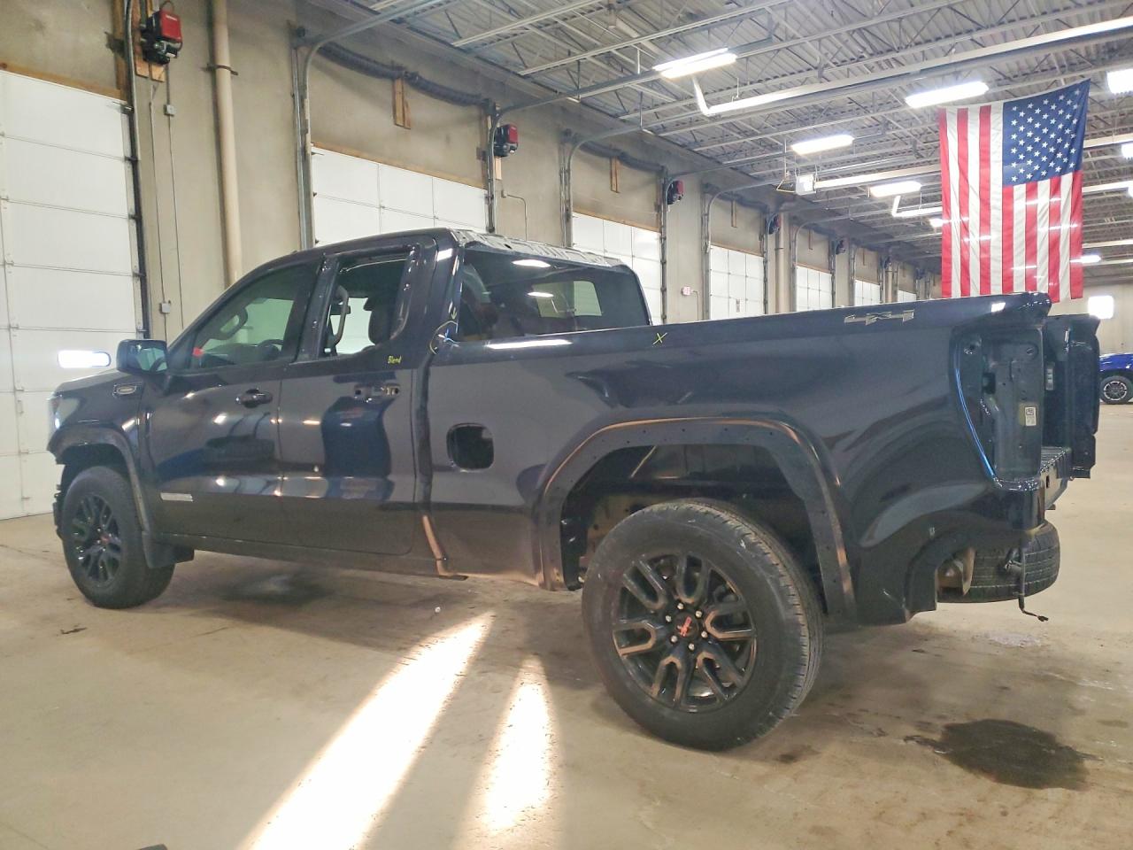 2025 GMC SIERRA K1500 ELEVATION photo 2