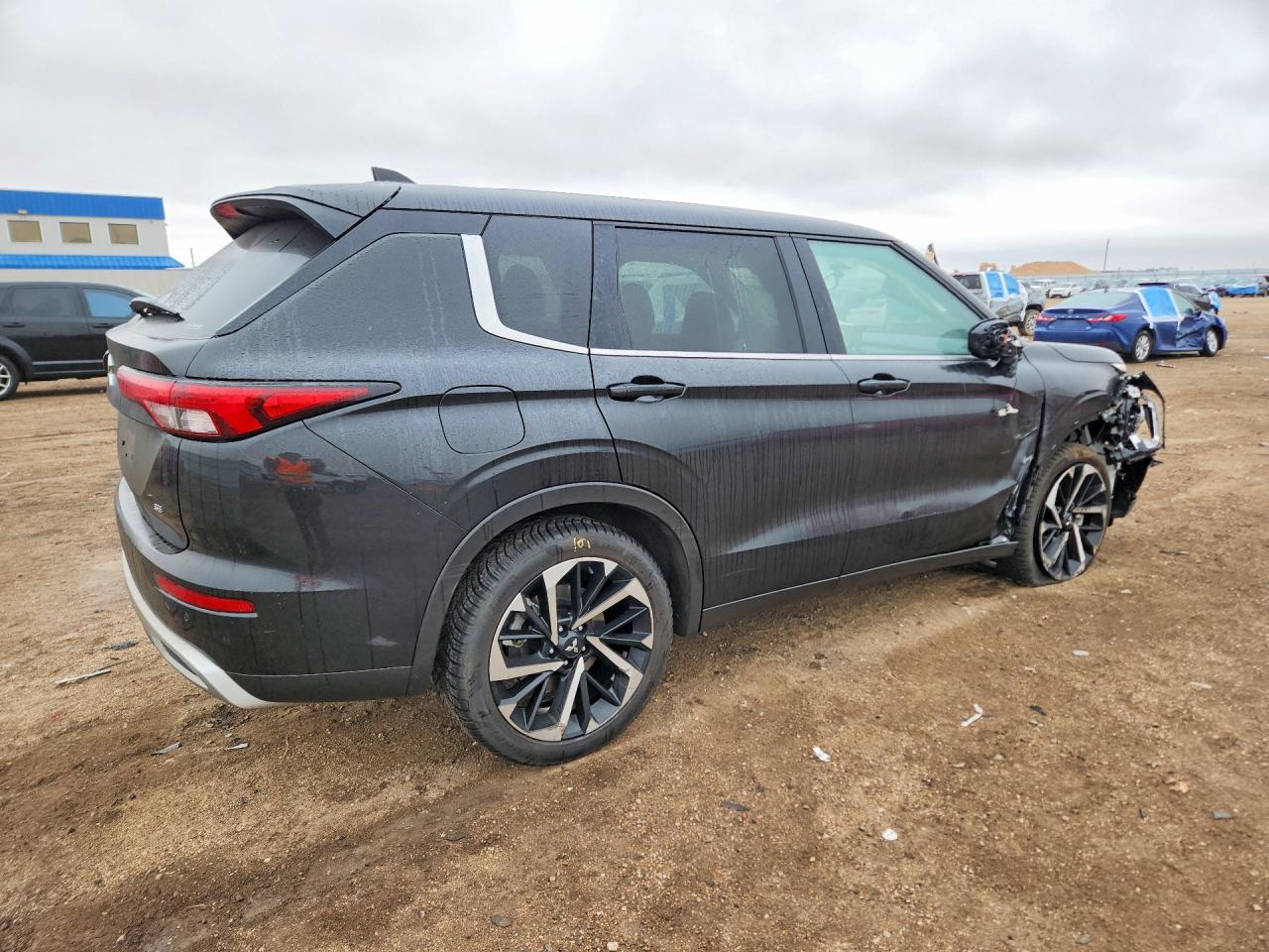 2024 MITSUBISHI OUTLANDER SE photo 9