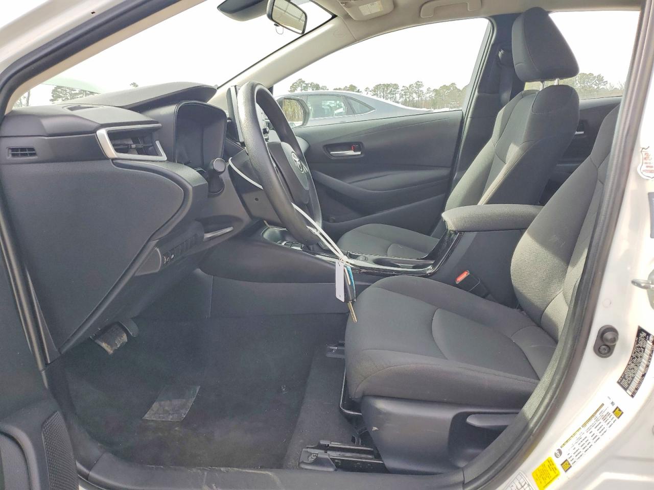 2020 TOYOTA COROLLA LE photo 19