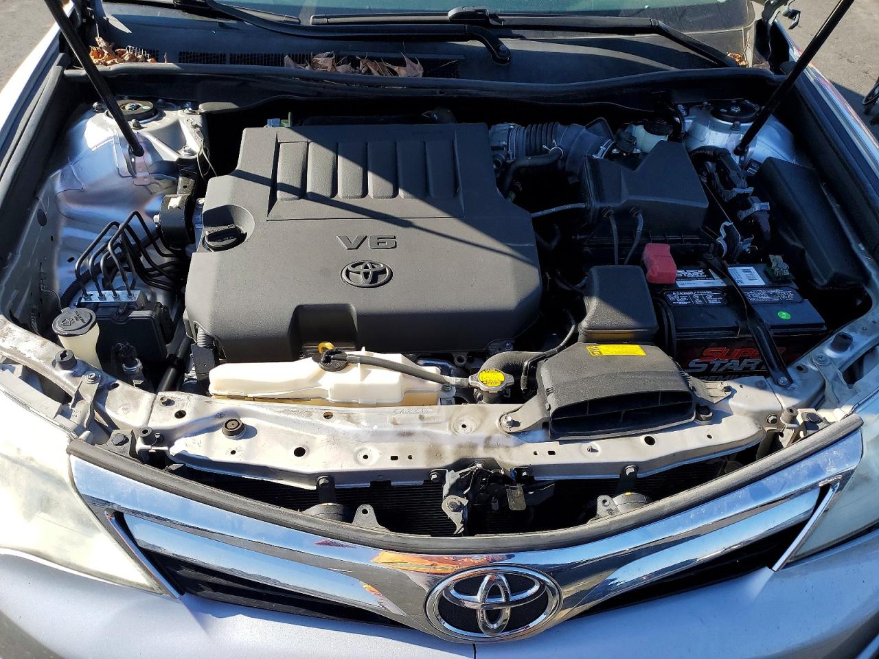 2014 TOYOTA CAMRY SE photo 21