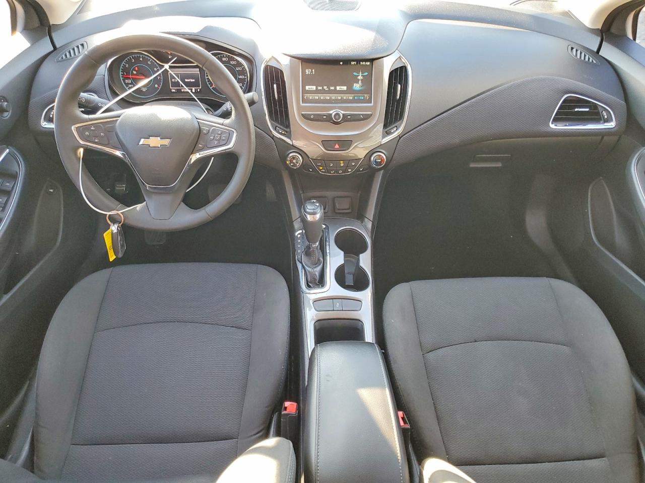 2017 CHEVROLET CRUZE LT photo 8