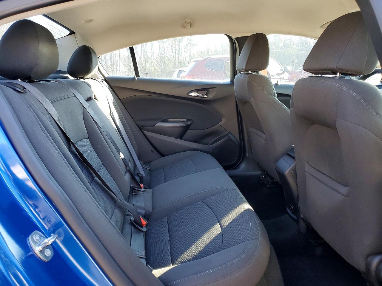 2017 CHEVROLET CRUZE LT photo 10