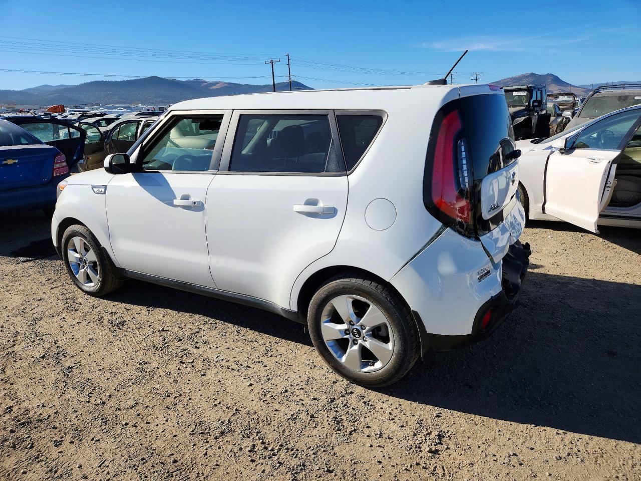 2017 KIA SOUL BASE photo 2