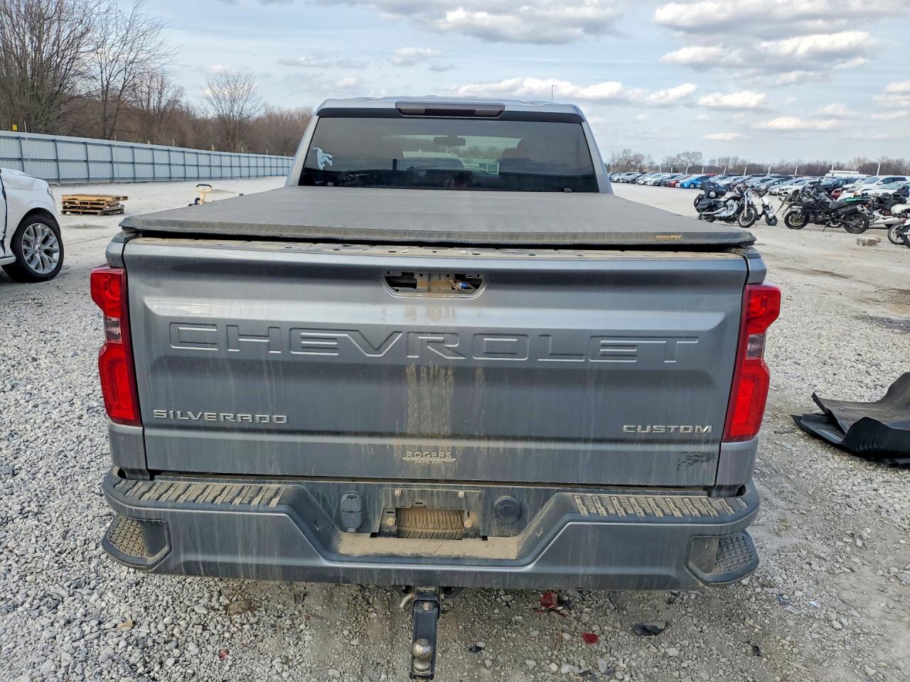 2021 CHEVROLET SILVERADO C1500 CUSTOM photo 6