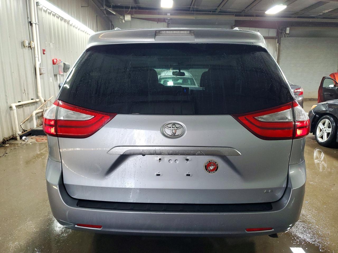 2016 TOYOTA SIENNA LE photo 16
