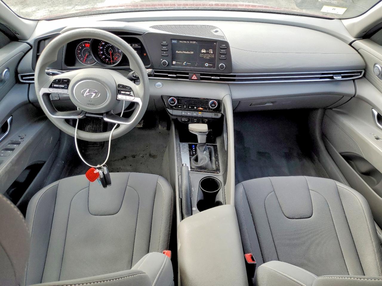 2023 HYUNDAI ELANTRA SEL photo 15