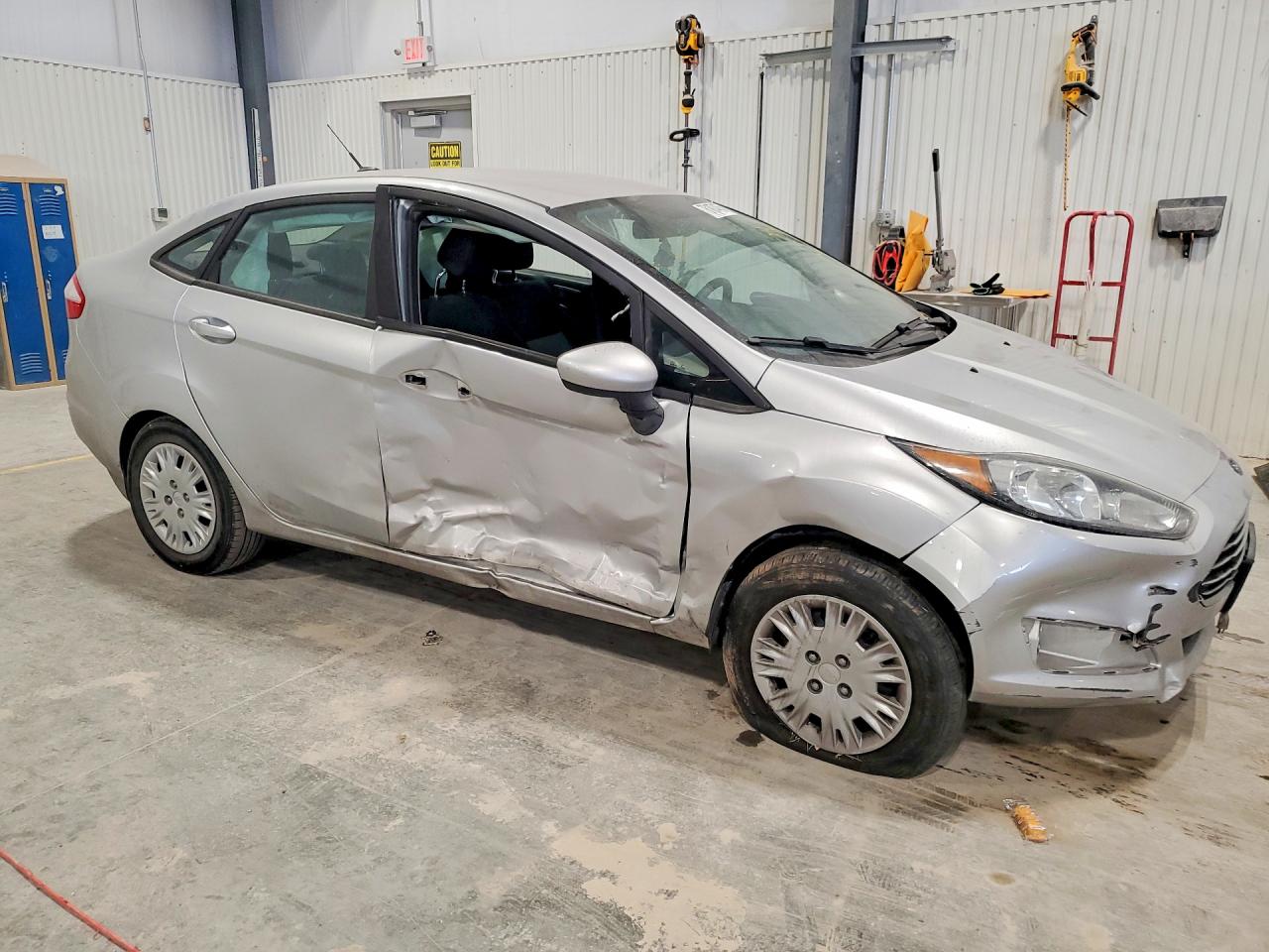 2019 FORD FIESTA S photo 4