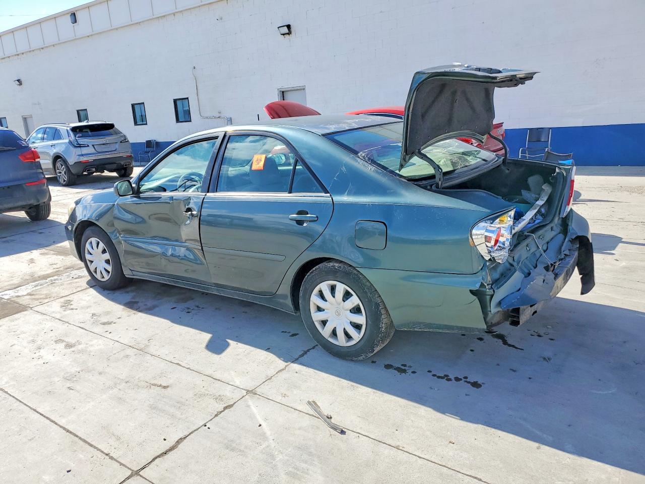 2006 TOYOTA CAMRY LE photo 3