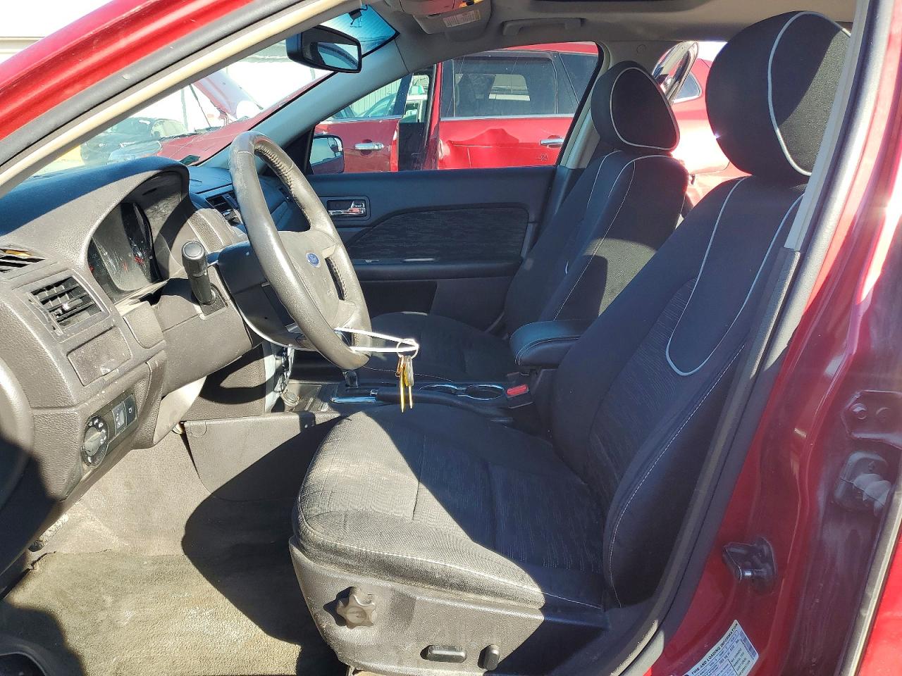 2012 FORD FUSION SE photo 19