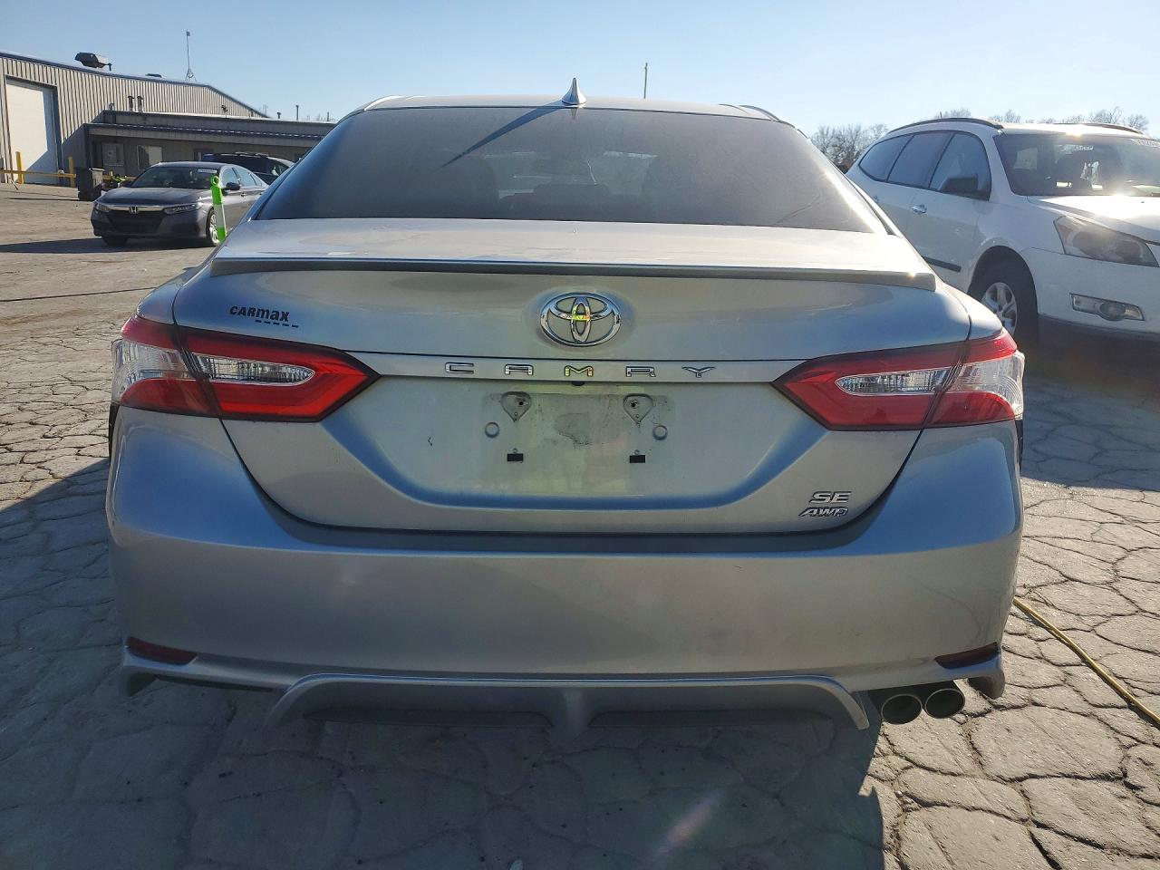 2020 TOYOTA CAMRY SE photo 16
