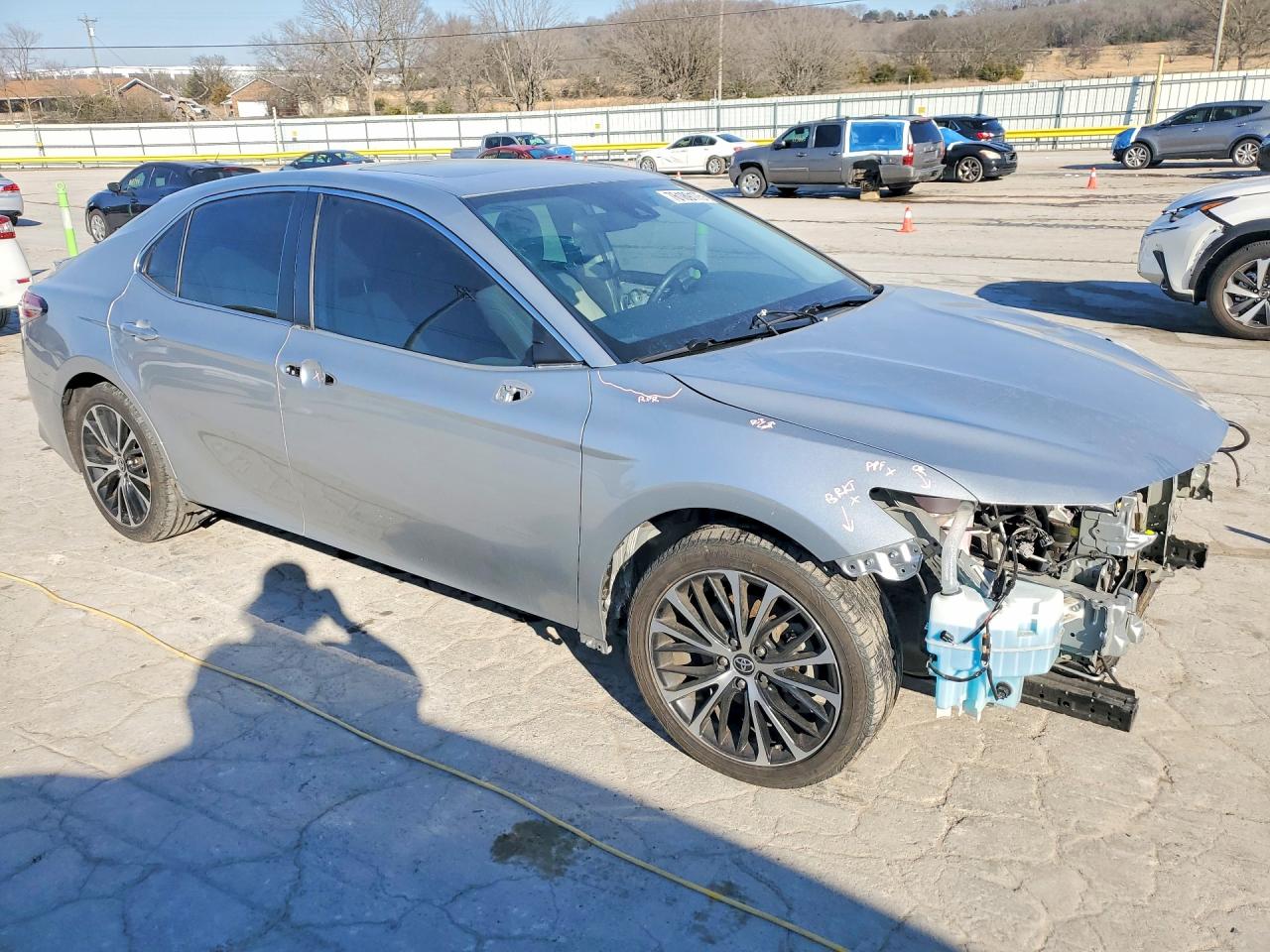 2020 TOYOTA CAMRY SE photo 10