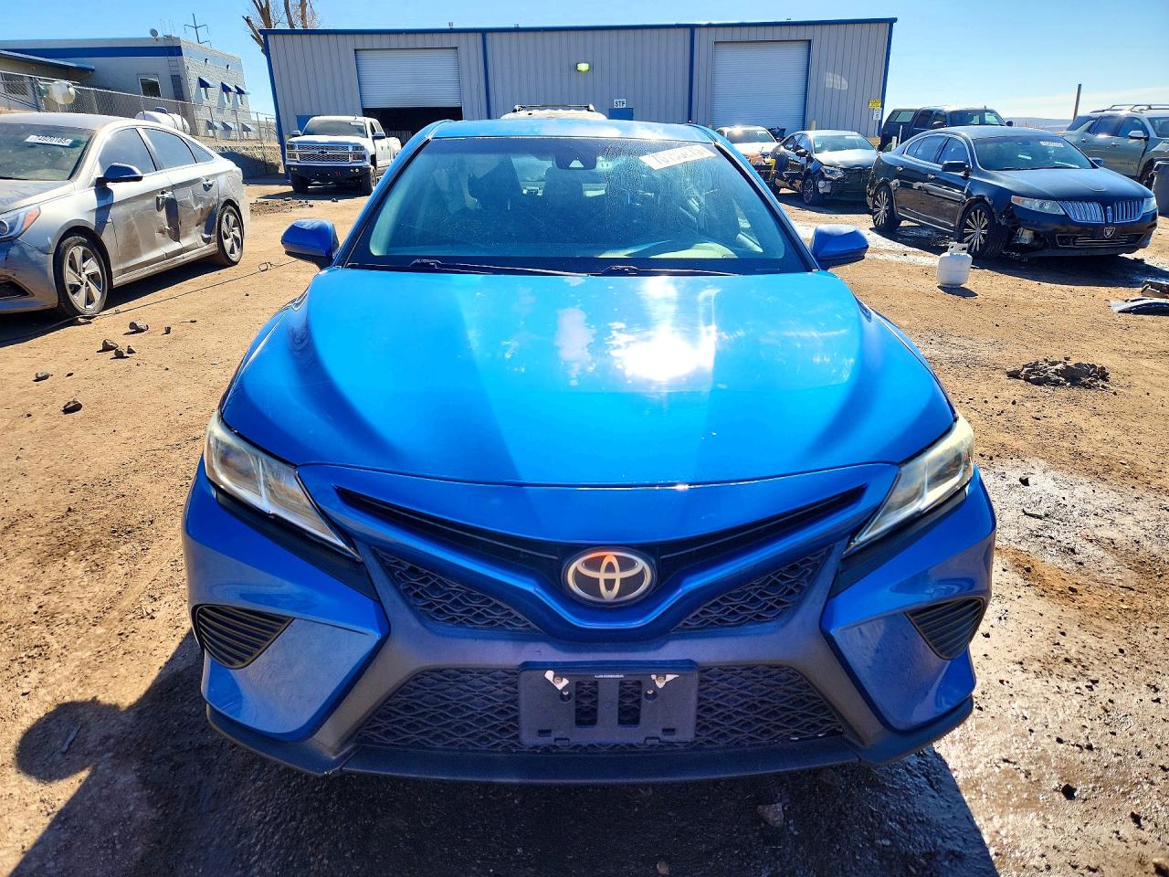 2018 TOYOTA CAMRY SE photo 9
