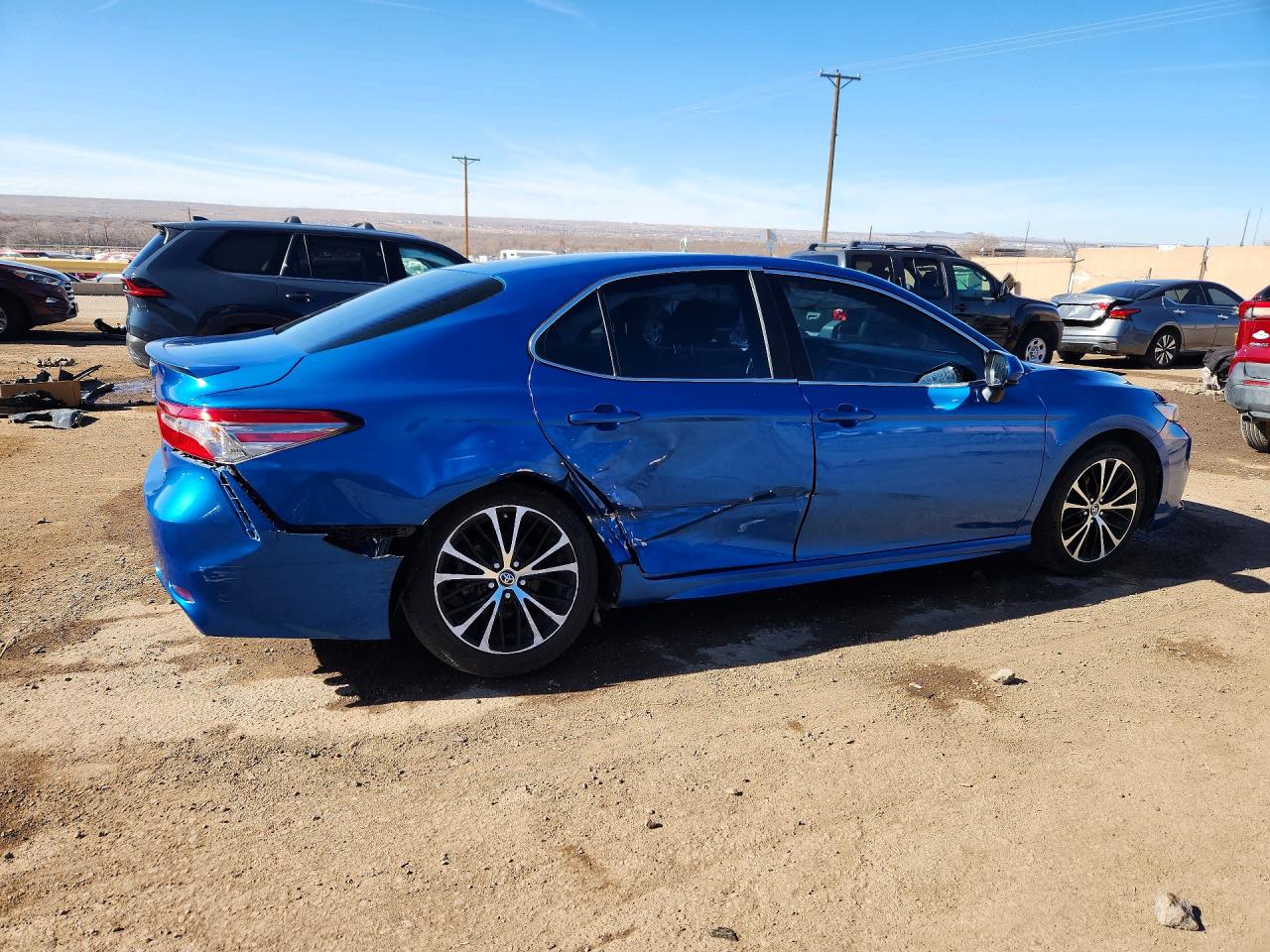 2018 TOYOTA CAMRY SE photo 5