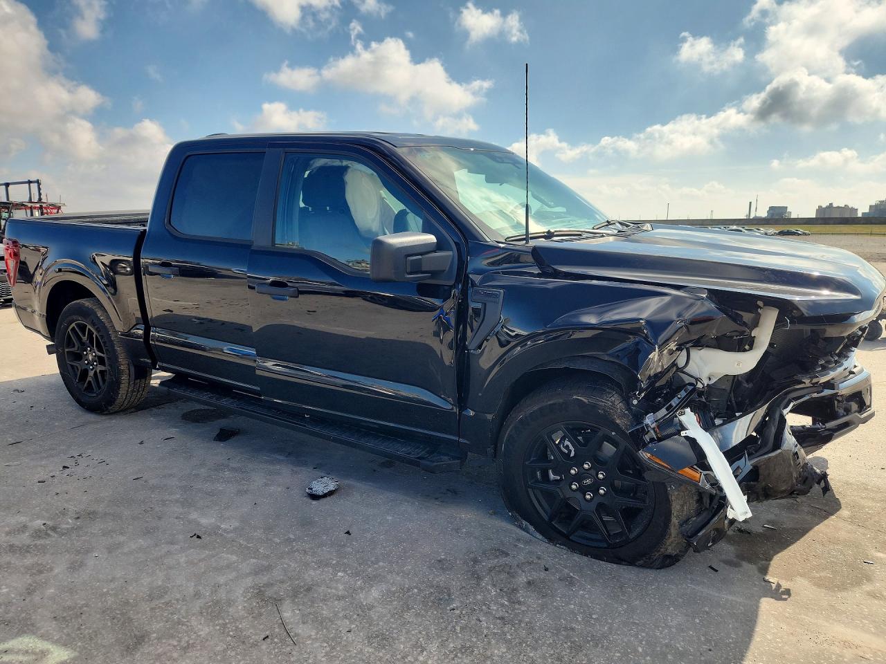 2025 FORD F150 STX photo 4