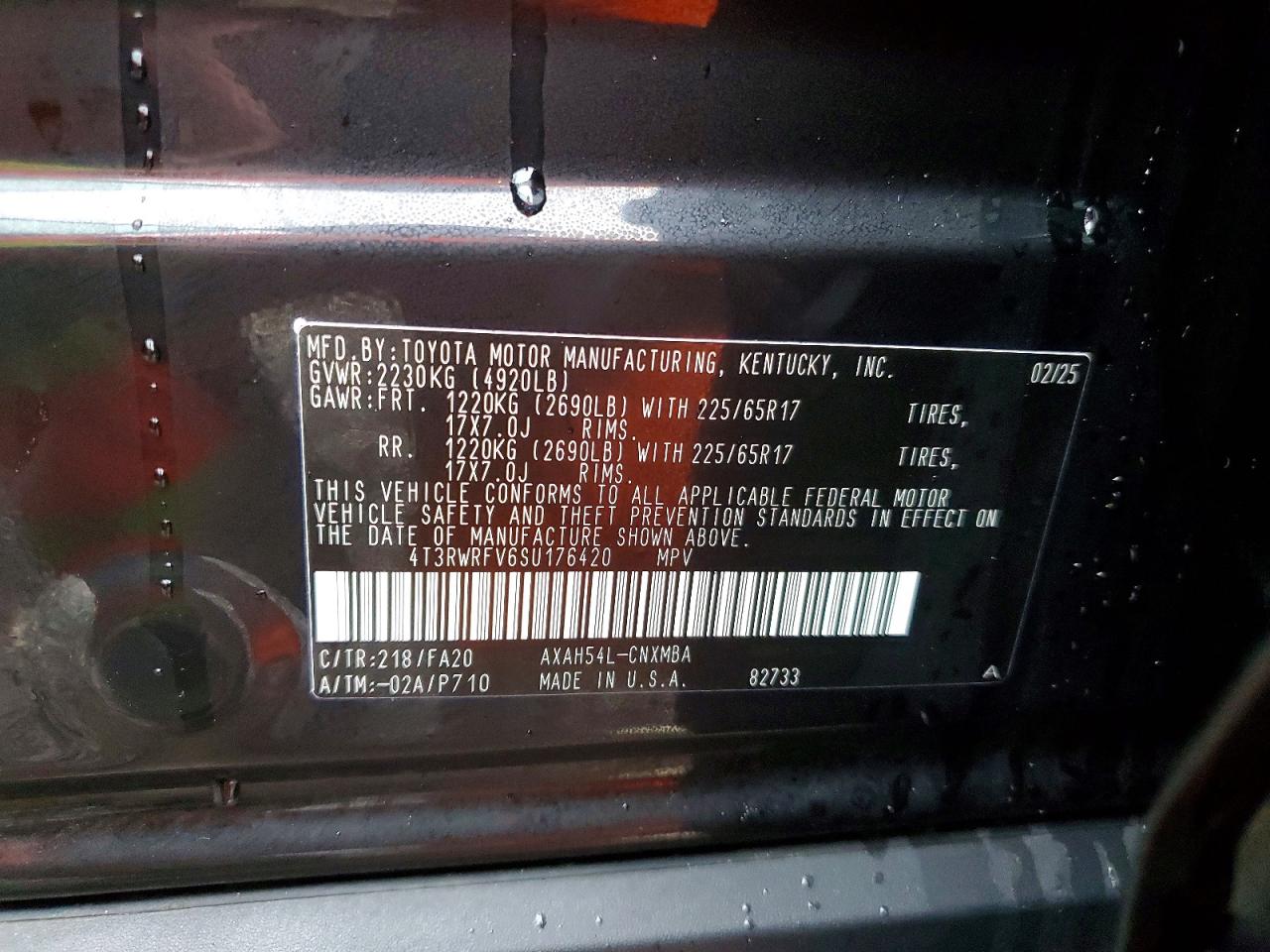 2025 TOYOTA RAV4 XLE photo 37