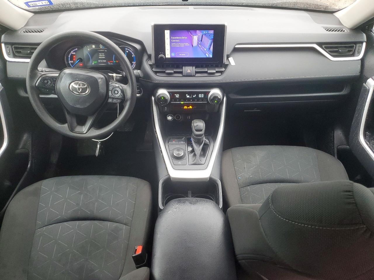 2025 TOYOTA RAV4 XLE photo 22
