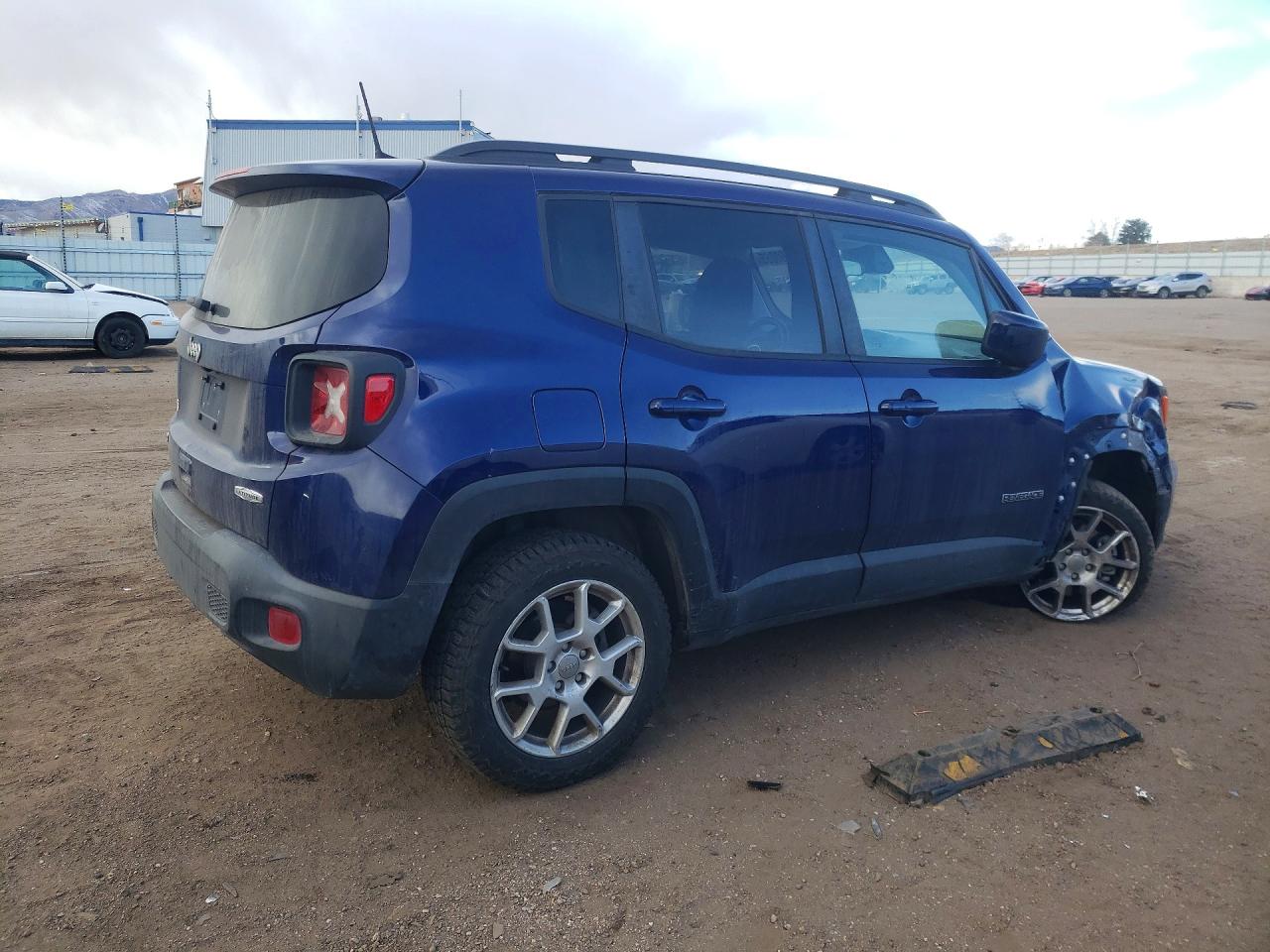 2019 JEEP RENEGADE LATITUDE photo 3