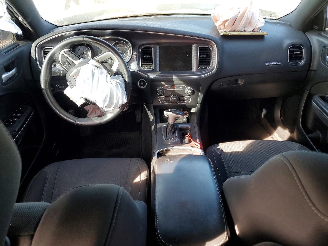 2016 DODGE CHARGER SXT photo 8
