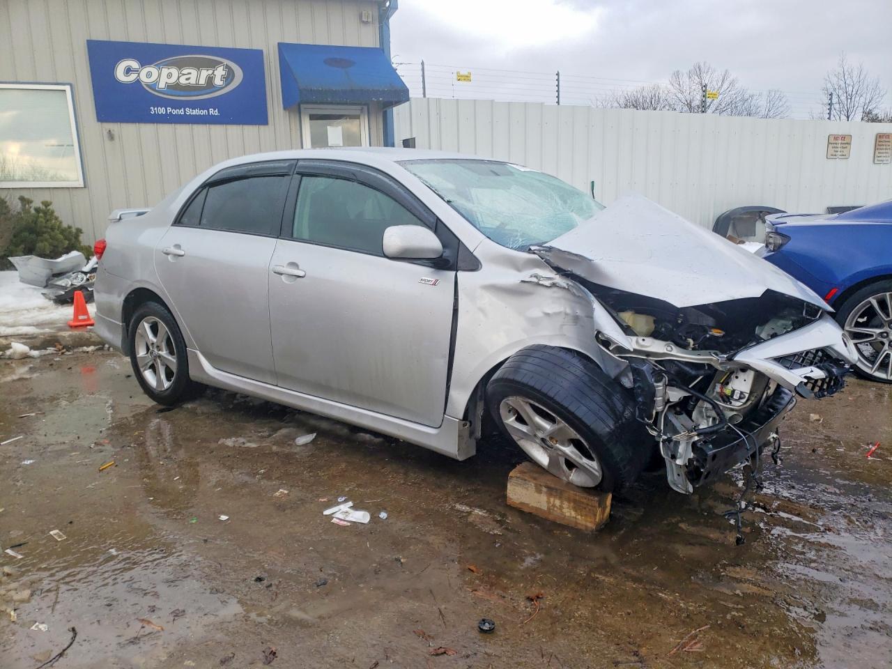 2013 TOYOTA COROLLA S photo 4