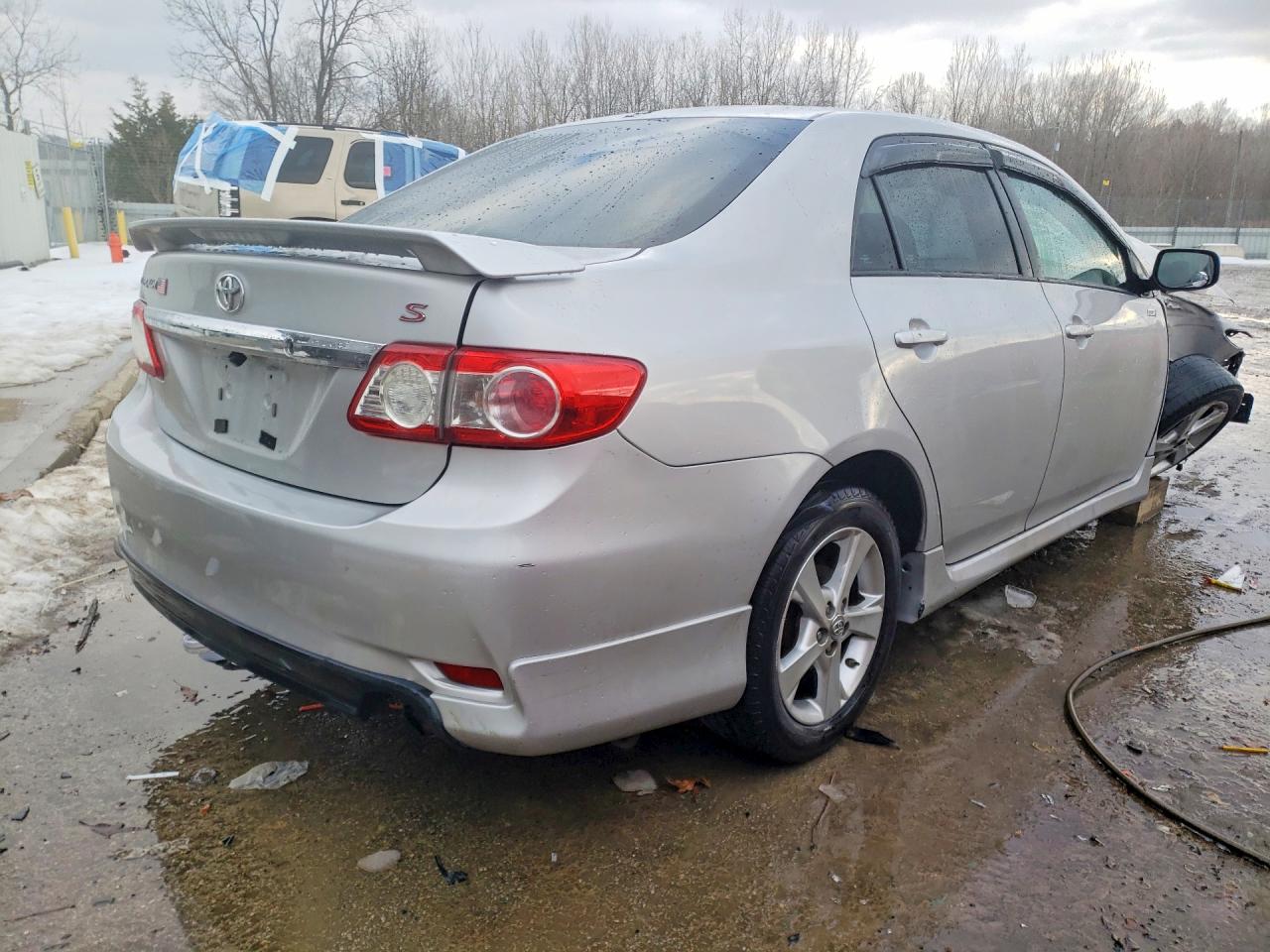 2013 TOYOTA COROLLA S photo 3