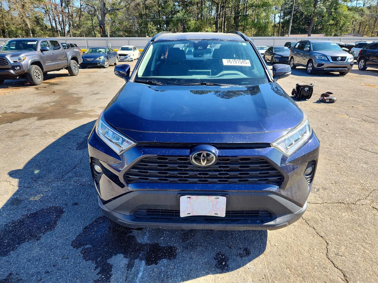 2019 TOYOTA RAV4 XLE photo 9