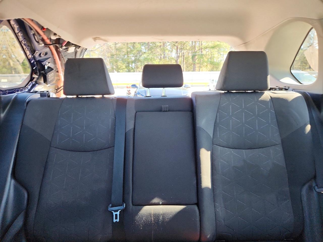 2019 TOYOTA RAV4 XLE photo 19
