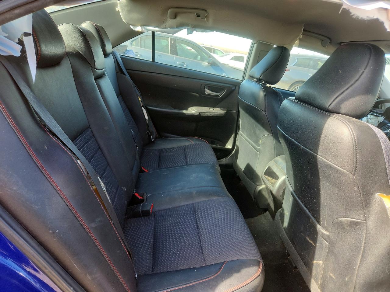 2015 TOYOTA CAMRY LE photo 19