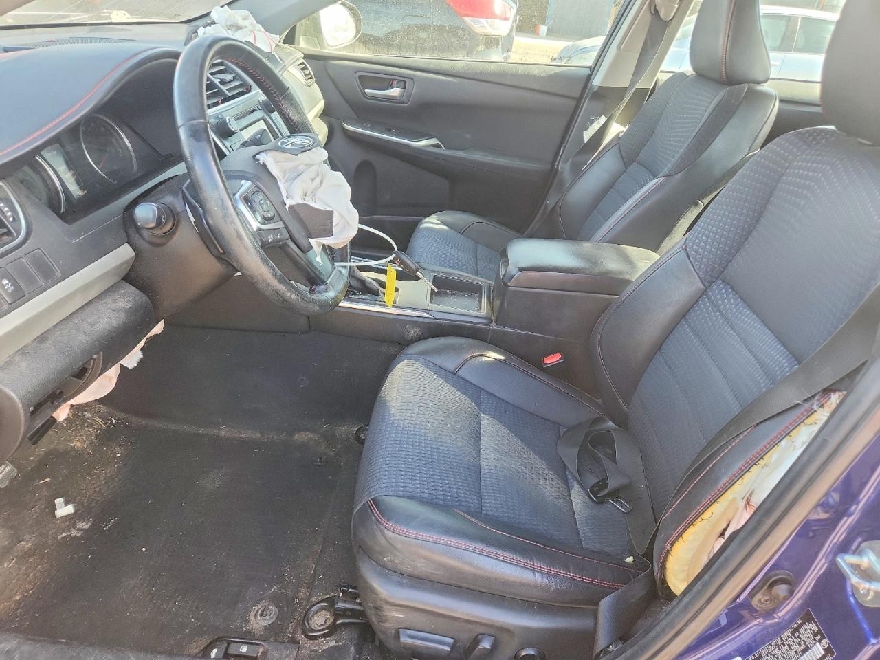 2015 TOYOTA CAMRY LE photo 13