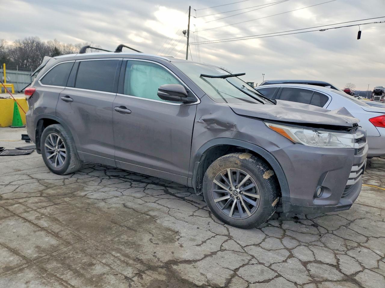 2017 TOYOTA HIGHLANDER XLE photo 7