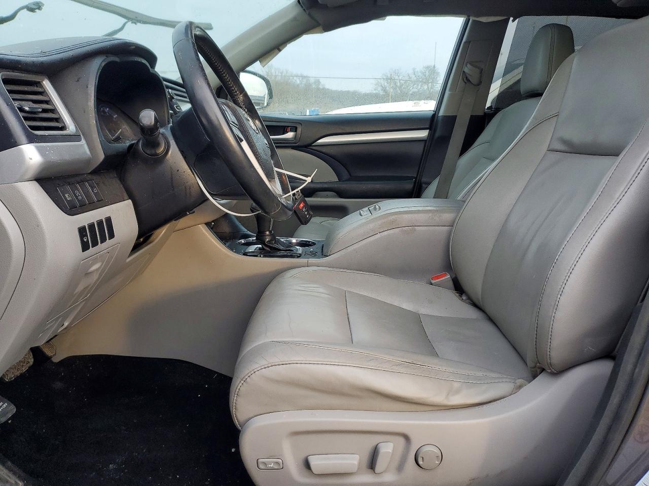 2017 TOYOTA HIGHLANDER XLE photo 13