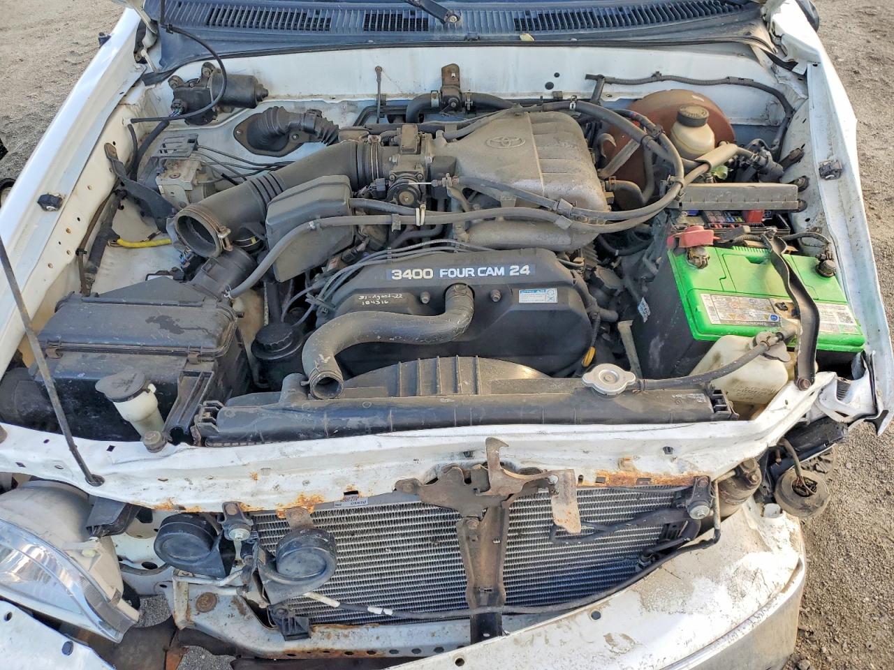 2004 TOYOTA TACOMA photo 11