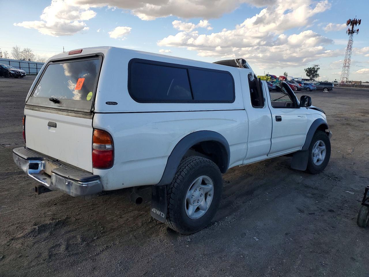 2004 TOYOTA TACOMA photo 3