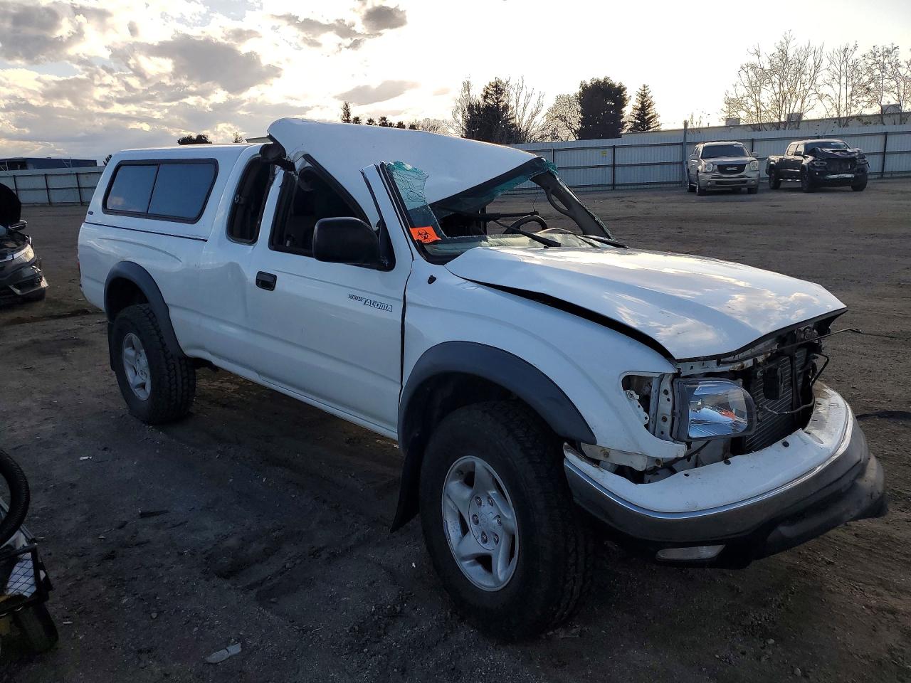 2004 TOYOTA TACOMA photo 4